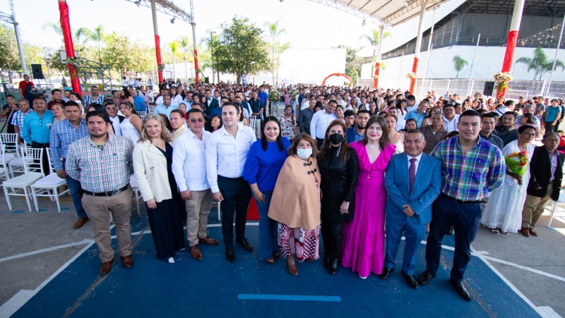 Formalizan Su Uni N Parejas Durante Las Bodas Colectivas Bit Cora